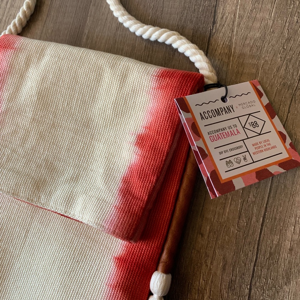 NWT Mercado Global Crossbody - Picture 2 of 7